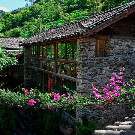 Tiger Leaping Gorge Sean'S Spring Guesthouse شانغريلا المظهر الخارجي الصورة