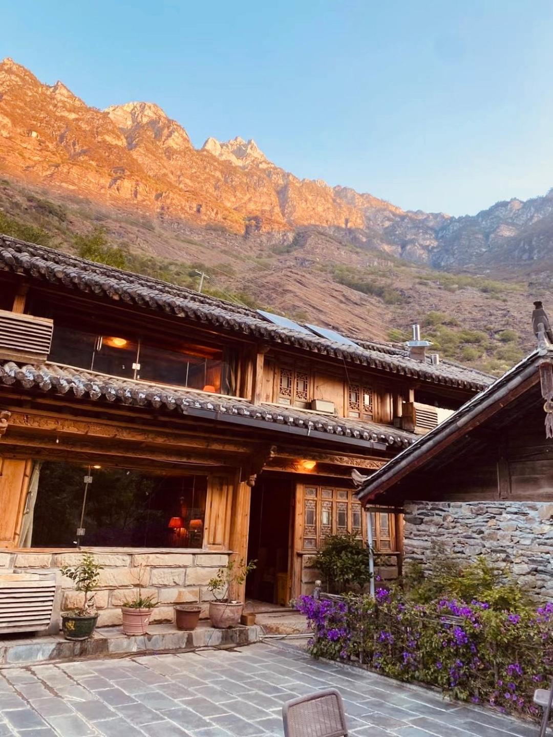 Tiger Leaping Gorge Sean'S Spring Guesthouse شانغريلا المظهر الخارجي الصورة