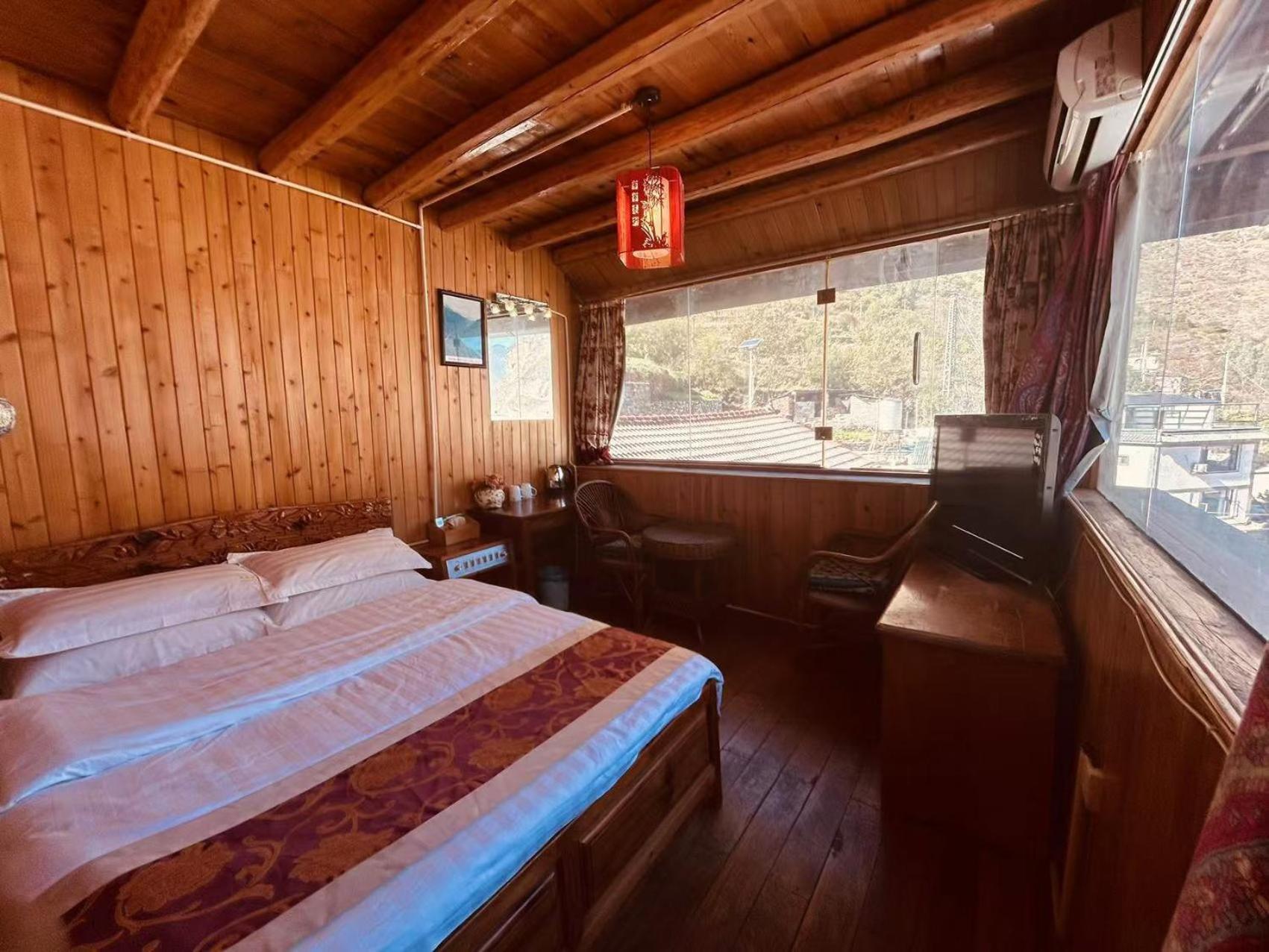 Tiger Leaping Gorge Sean'S Spring Guesthouse شانغريلا المظهر الخارجي الصورة