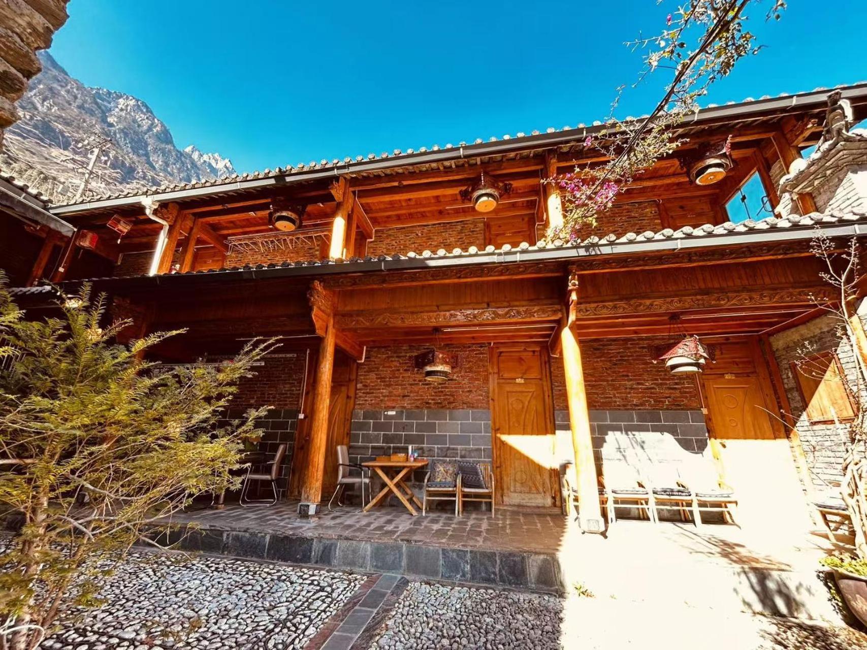 Tiger Leaping Gorge Sean'S Spring Guesthouse شانغريلا المظهر الخارجي الصورة