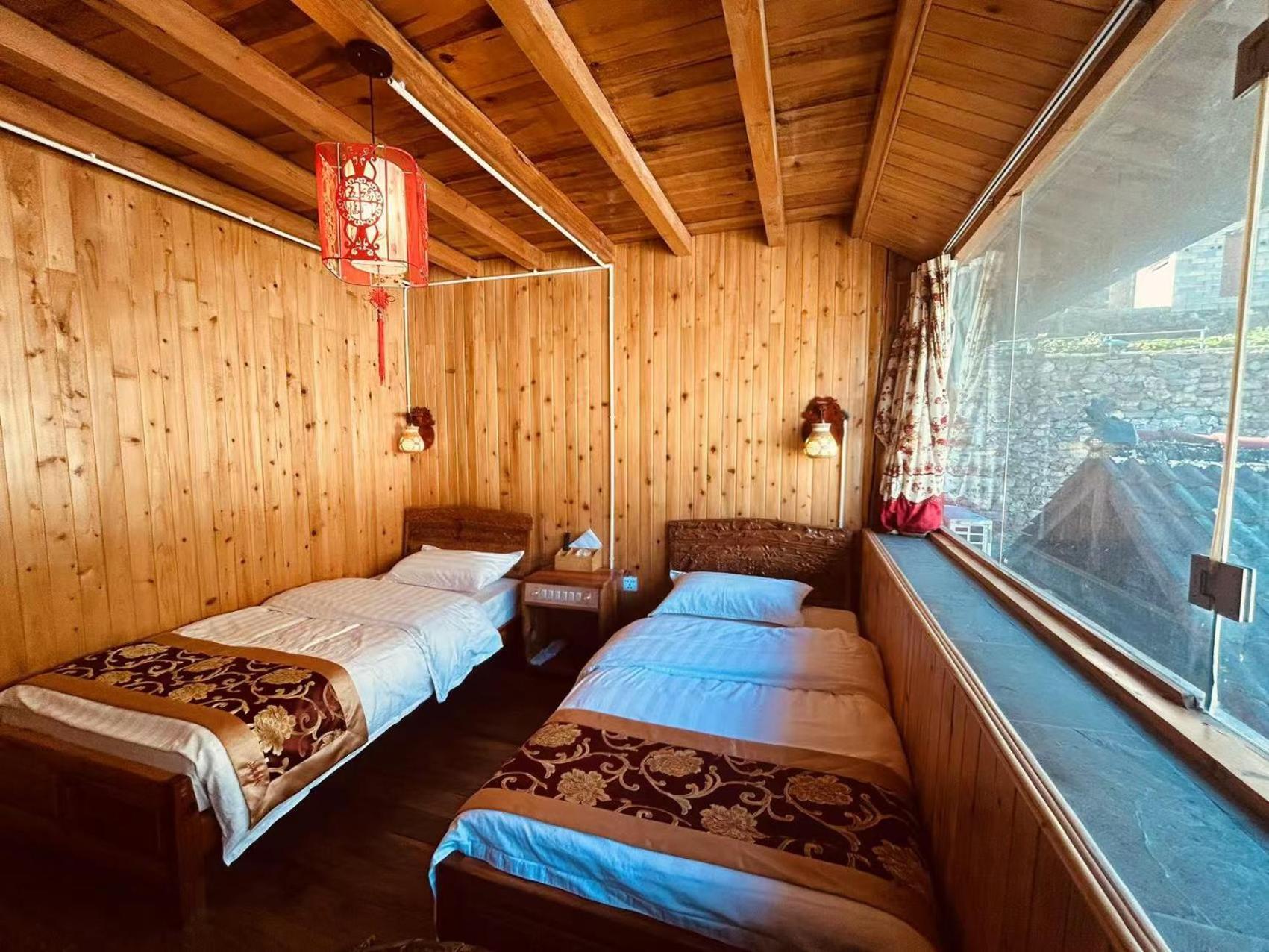 Tiger Leaping Gorge Sean'S Spring Guesthouse شانغريلا المظهر الخارجي الصورة