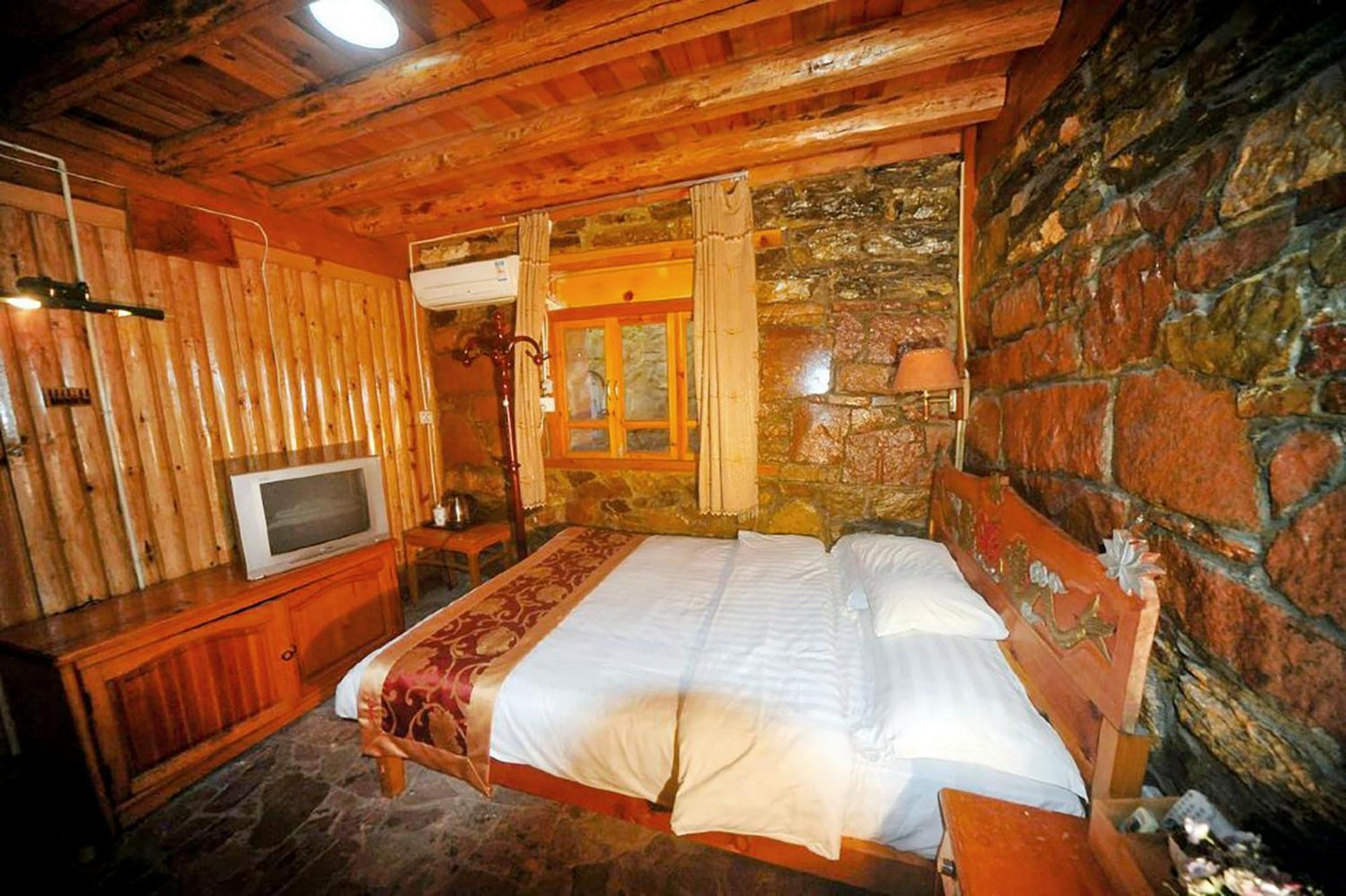 Tiger Leaping Gorge Sean'S Spring Guesthouse شانغريلا الغرفة الصورة