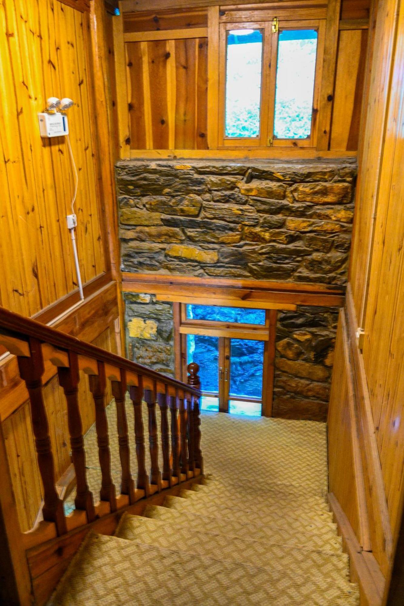 Tiger Leaping Gorge Sean'S Spring Guesthouse شانغريلا المظهر الخارجي الصورة