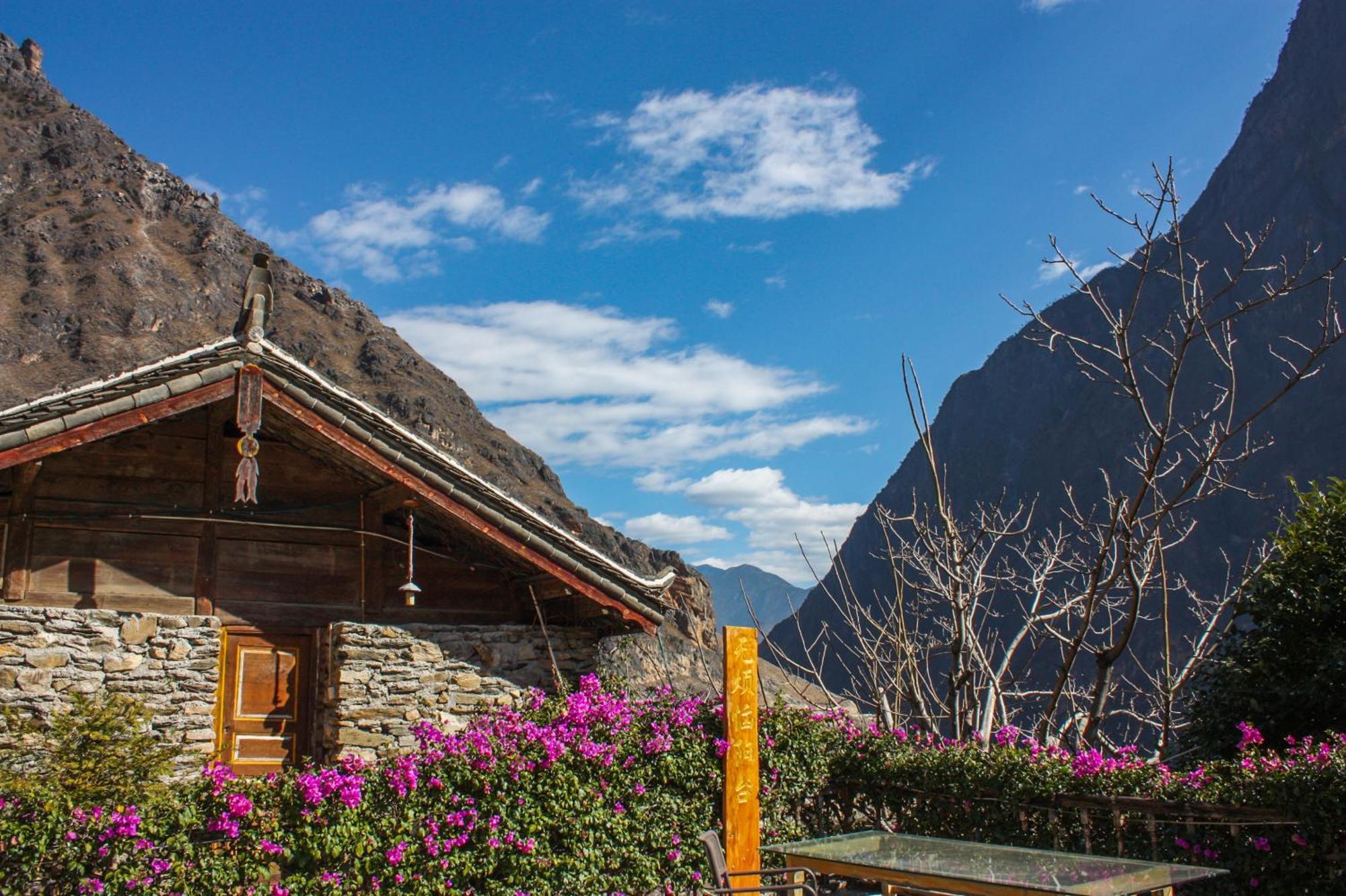 Tiger Leaping Gorge Sean'S Spring Guesthouse شانغريلا المظهر الخارجي الصورة
