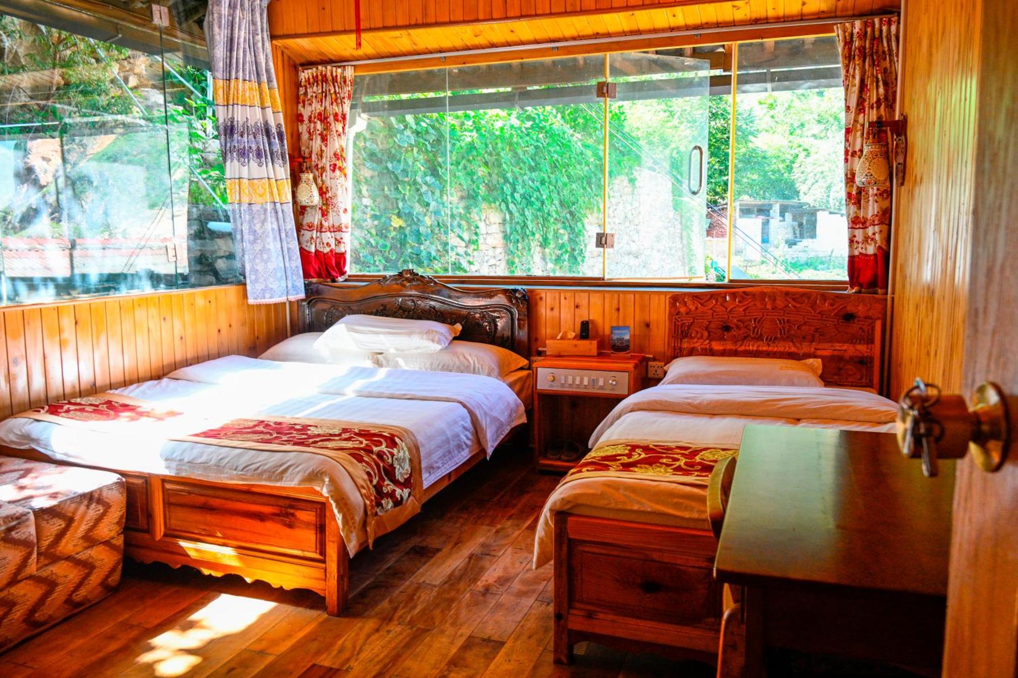 Tiger Leaping Gorge Sean'S Spring Guesthouse شانغريلا الغرفة الصورة