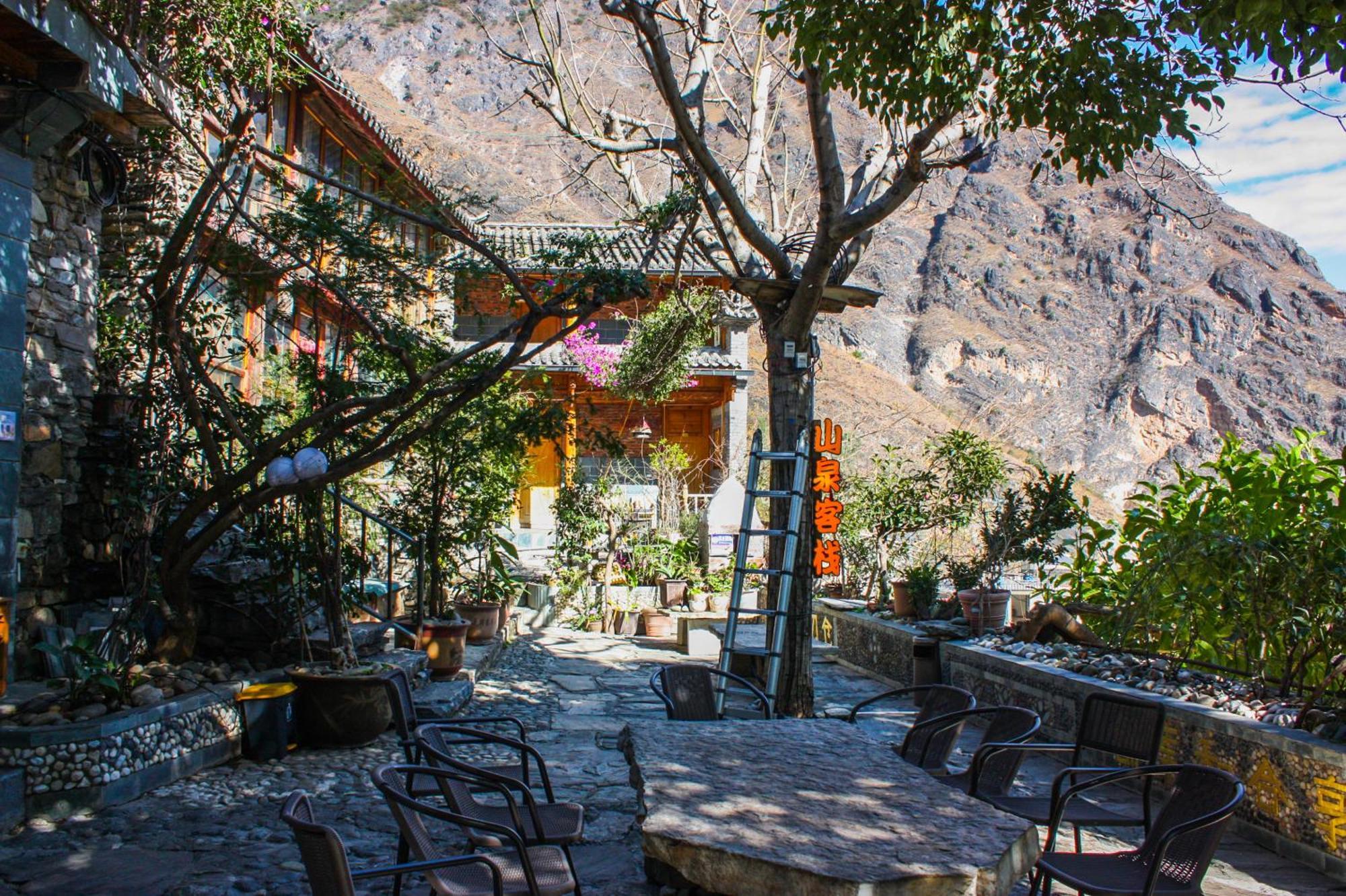 Tiger Leaping Gorge Sean'S Spring Guesthouse شانغريلا المظهر الخارجي الصورة