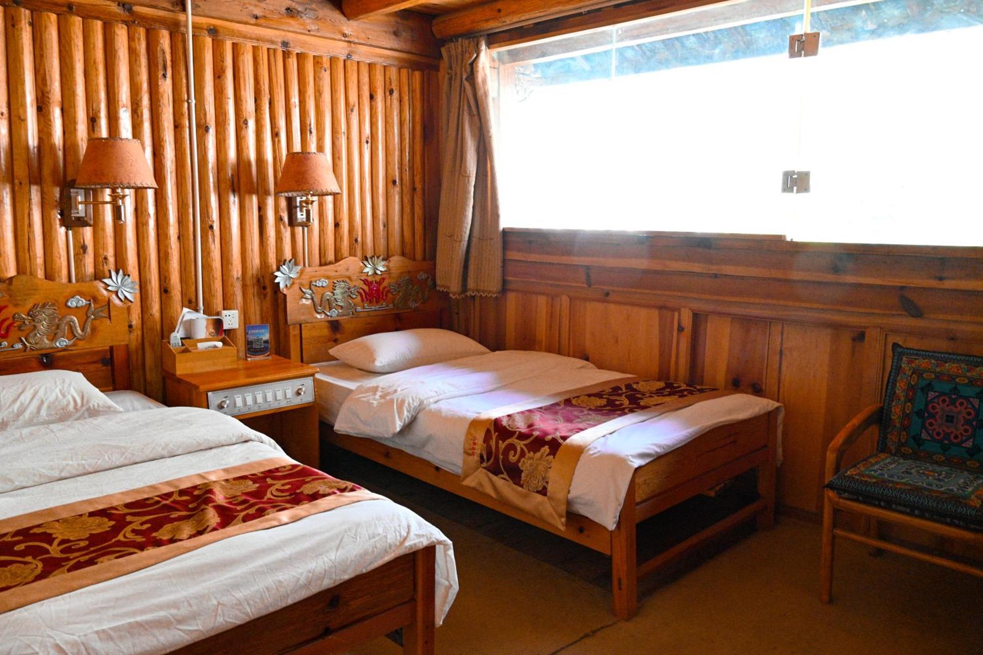 Tiger Leaping Gorge Sean'S Spring Guesthouse شانغريلا الغرفة الصورة