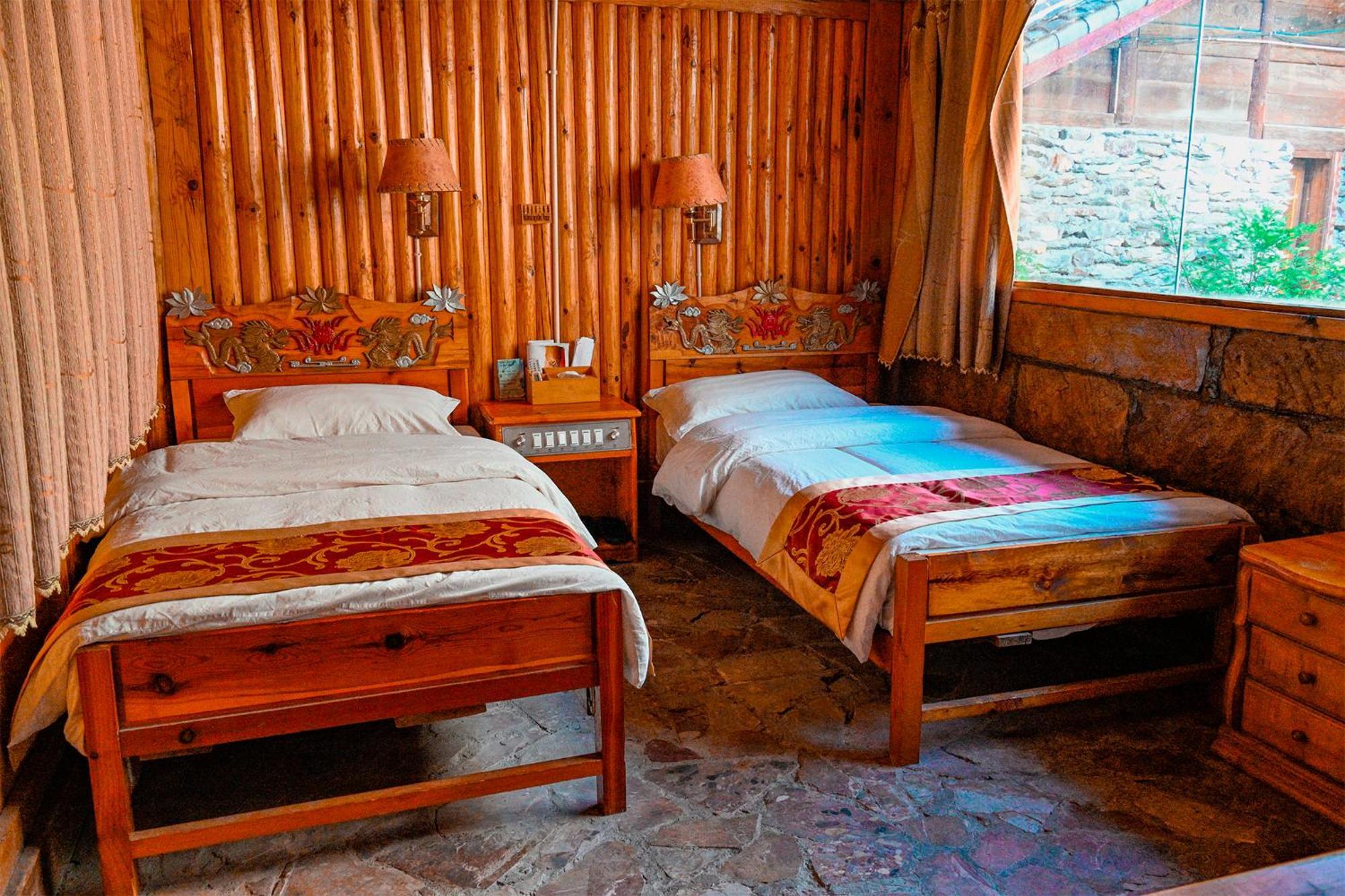Tiger Leaping Gorge Sean'S Spring Guesthouse شانغريلا الغرفة الصورة