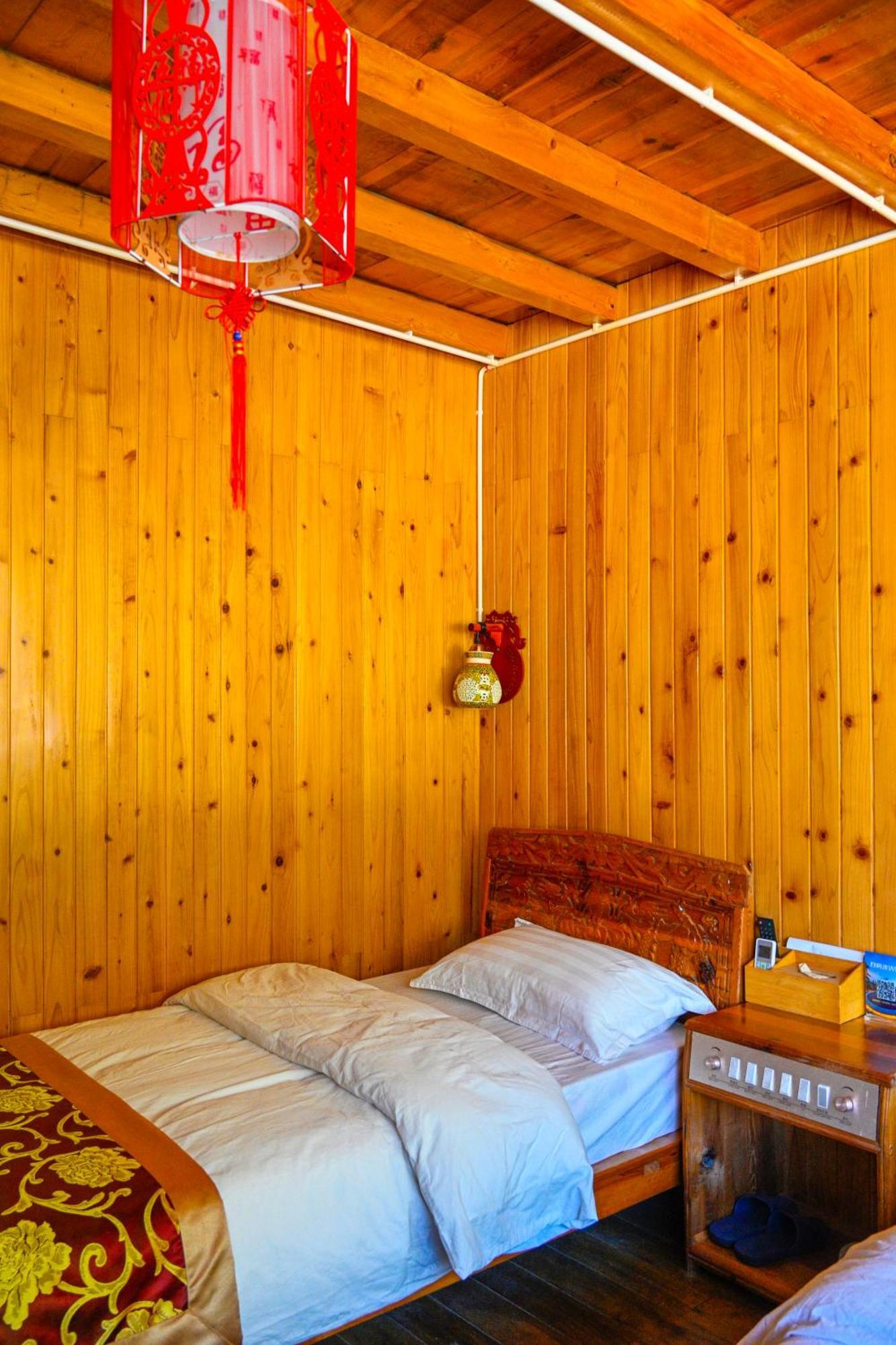 Tiger Leaping Gorge Sean'S Spring Guesthouse شانغريلا الغرفة الصورة
