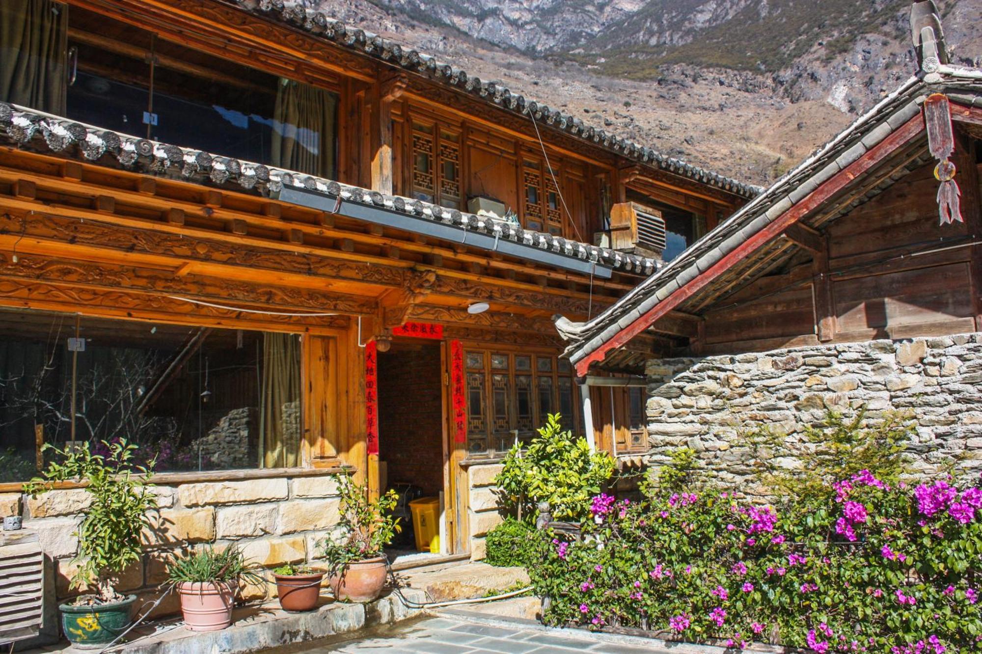 Tiger Leaping Gorge Sean'S Spring Guesthouse شانغريلا المظهر الخارجي الصورة