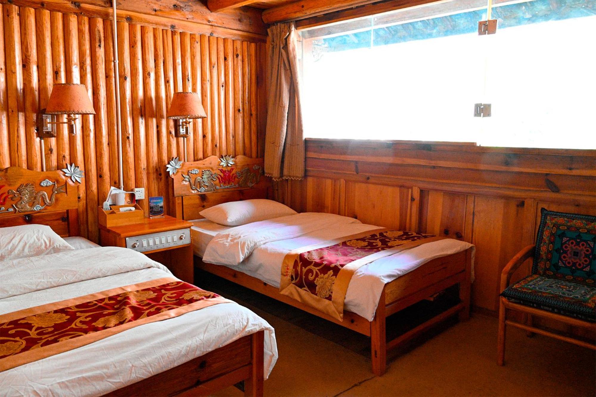 Tiger Leaping Gorge Sean'S Spring Guesthouse شانغريلا الغرفة الصورة
