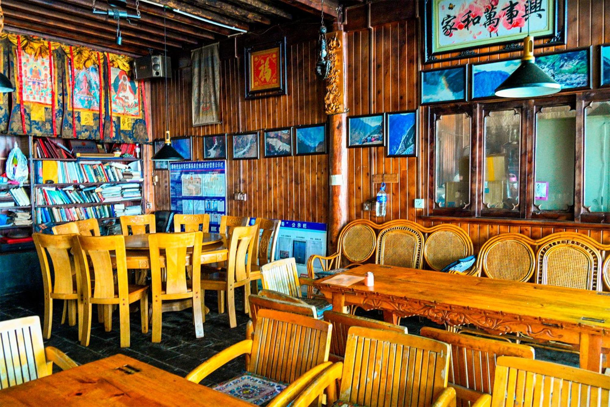 Tiger Leaping Gorge Sean'S Spring Guesthouse شانغريلا المظهر الخارجي الصورة