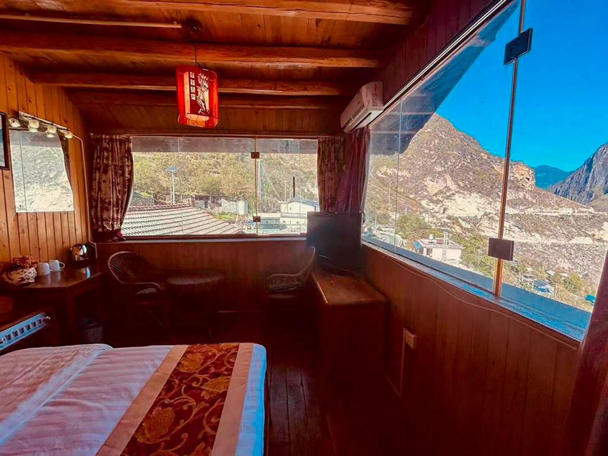 Tiger Leaping Gorge Sean'S Spring Guesthouse شانغريلا الغرفة الصورة