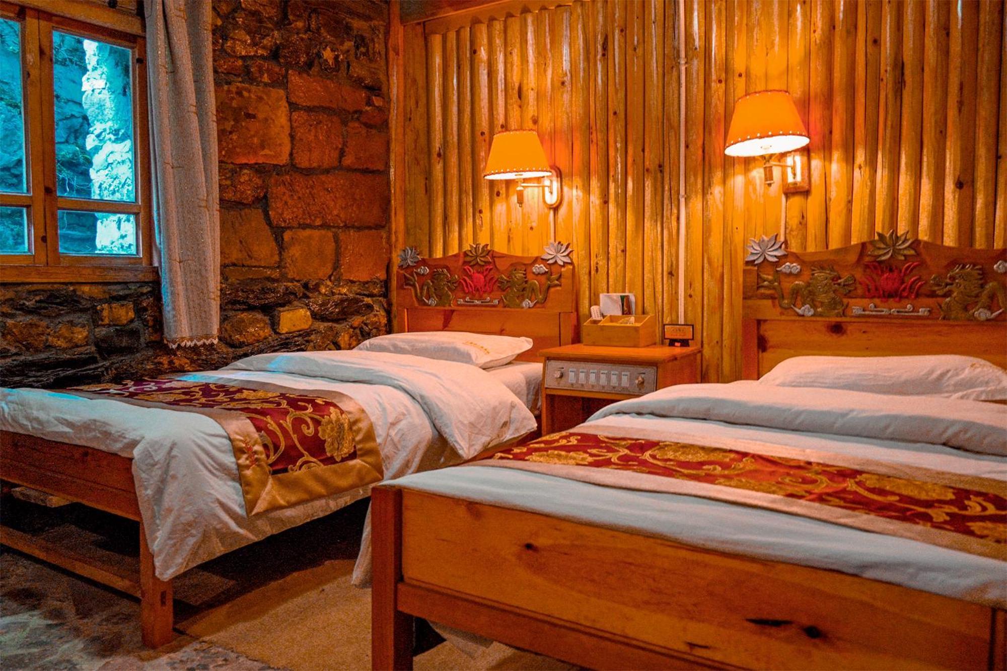 Tiger Leaping Gorge Sean'S Spring Guesthouse شانغريلا الغرفة الصورة