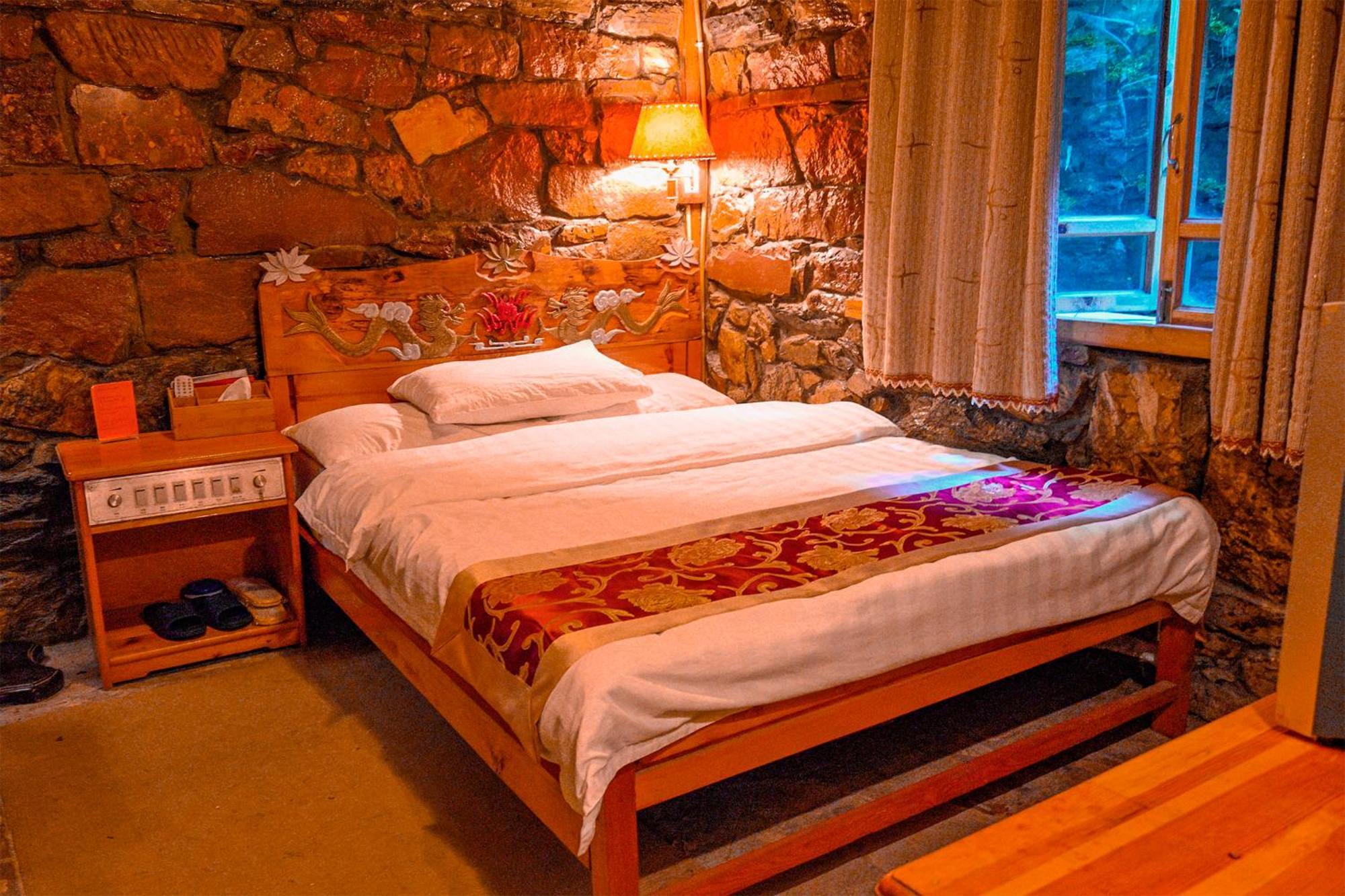 Tiger Leaping Gorge Sean'S Spring Guesthouse شانغريلا الغرفة الصورة