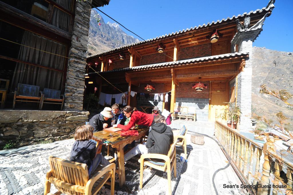 Tiger Leaping Gorge Sean'S Spring Guesthouse شانغريلا المظهر الخارجي الصورة
